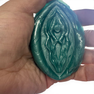 WaxbyYeni Mercy — Emerald Vulva Wax